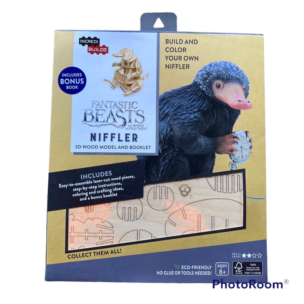 Fantastic Beasts Niffler 3D puzzle and book NEW